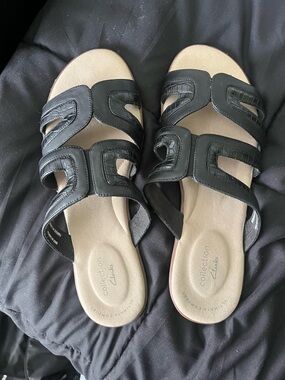 Clarks Black Leather Multi‑Strap Slide Sandals